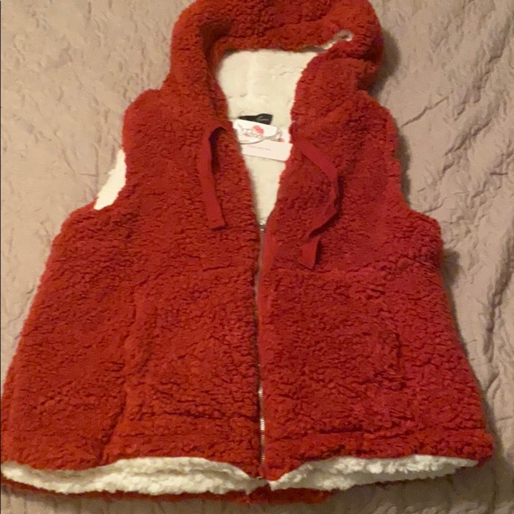 Love Tree Red Serpa Vest